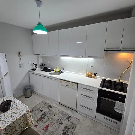 4-room, Warm House, Near The Sea, Next To The Historic Elevator Apartment *