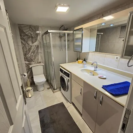 3+1 , Historical Elevator, Warm House Next To Sea Apartment