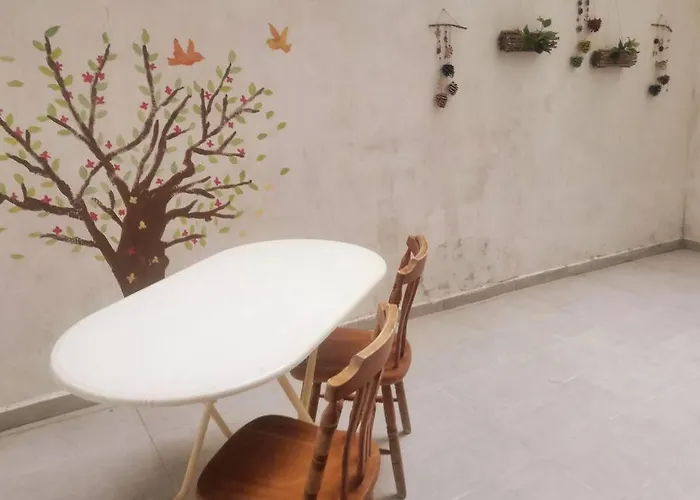 4-room, Warm House, Near The Sea, Next To The Historic Elevator Esmirna