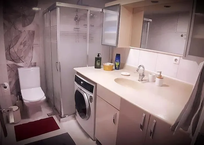 Apartamento 4-room, Warm House, Near The Sea, Next To The Historic Elevator