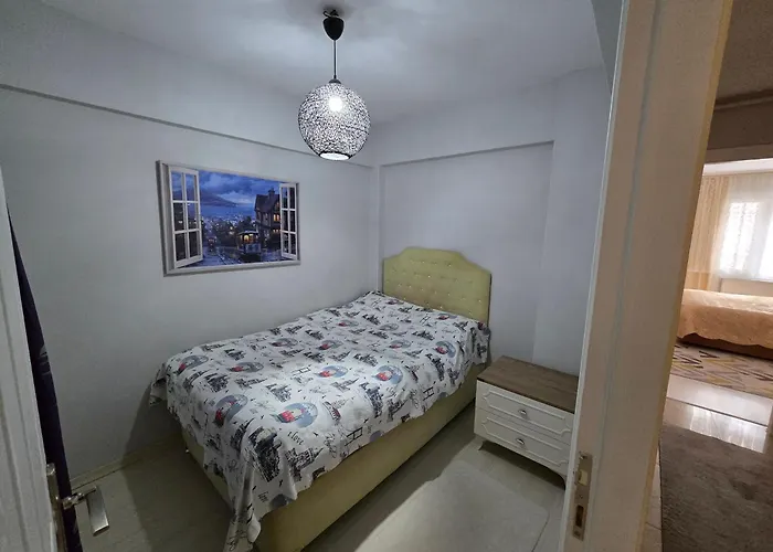 Apartamento 4-room, Warm House, Near The Sea, Next To The Historic Elevator