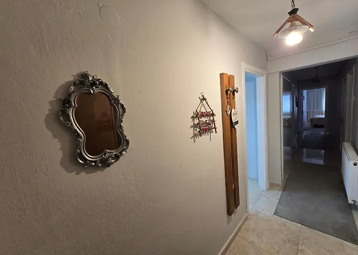 4-room, Warm House, Near The Sea, Next To The Historic Elevator Apartamento *