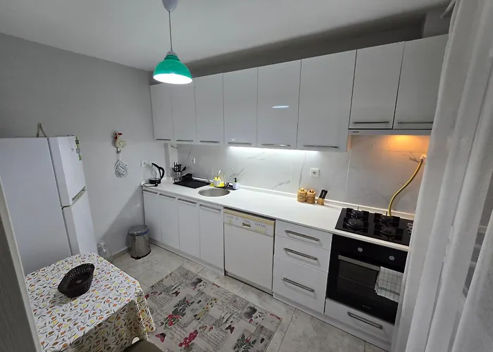 4-room, Warm House, Near The Sea, Next To The Historic Elevator Apartamento *